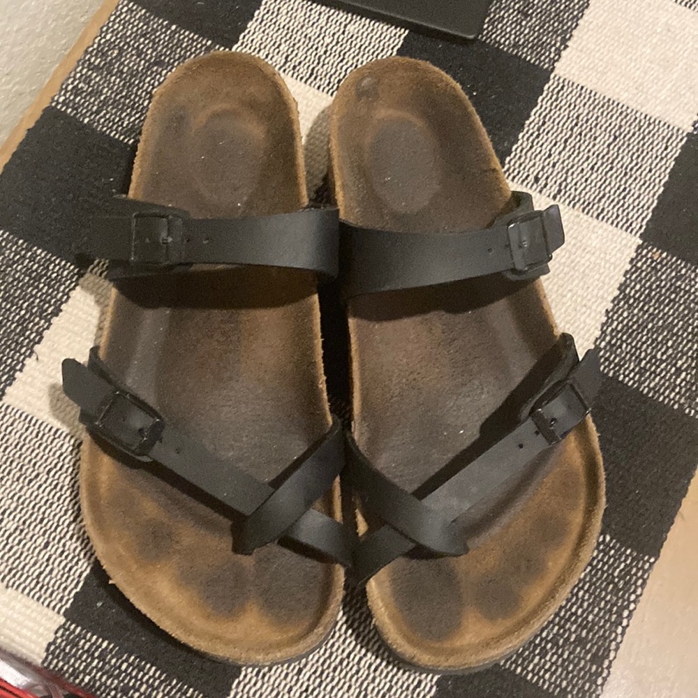 Birkenstock Mayari size 38. Soft Black leather straps.